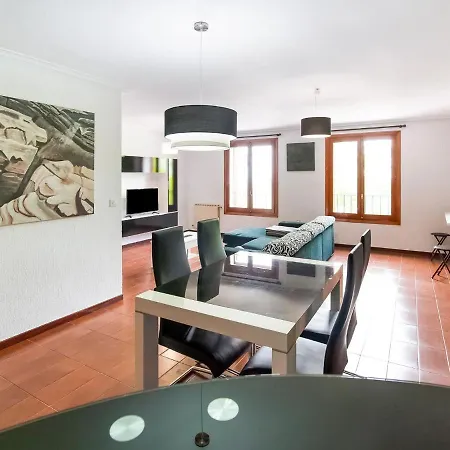 Gorgeous In With Terrace Hébergement de vacances *