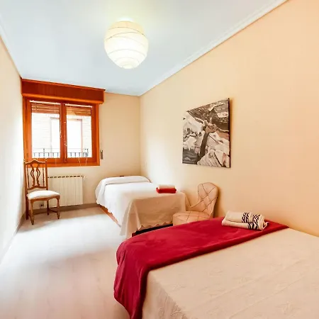 Hébergement de vacances Gorgeous In With Terrace La Guardia